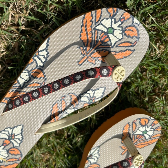 Tory Burch Flip-Flops - Picture 4 of 11